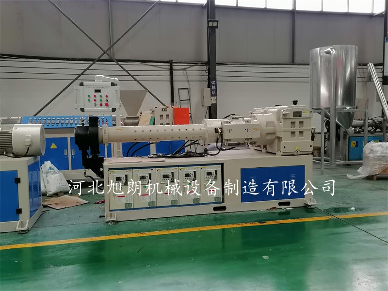 橡膠擠出機(jī)用途
